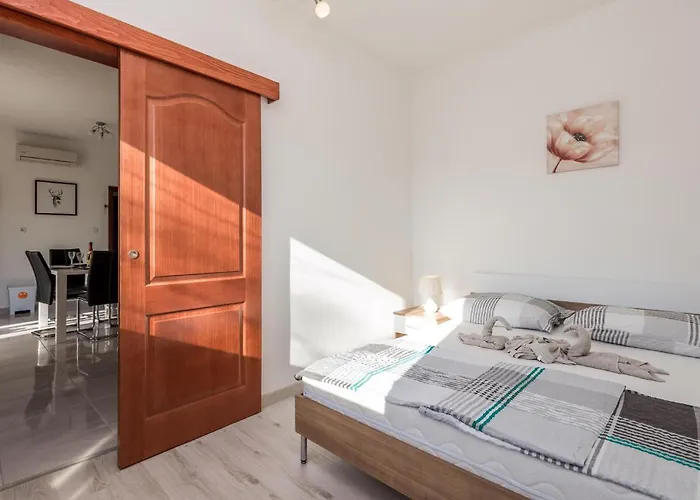 2 Bedroom Gorgeous In