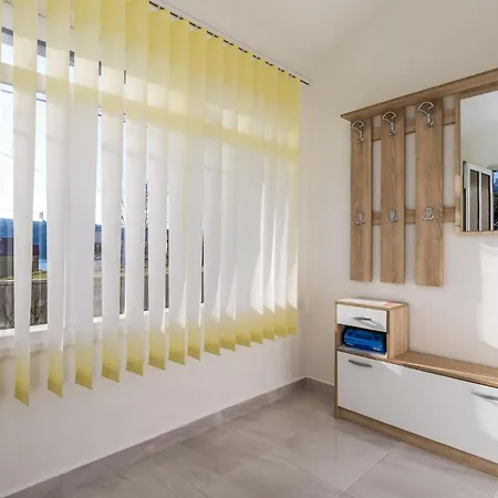 Pet Friendly In With Kitchen