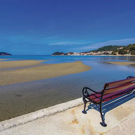 2 Bedroom Gorgeous In Kampor